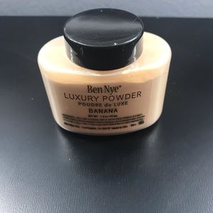 Ben Nye Banana powder